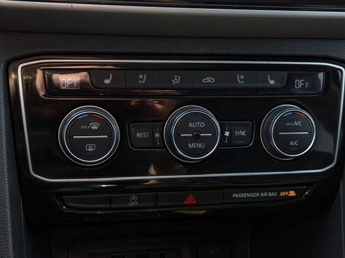 Used 2021 Volkswagen Atlas SEL Premium image 22