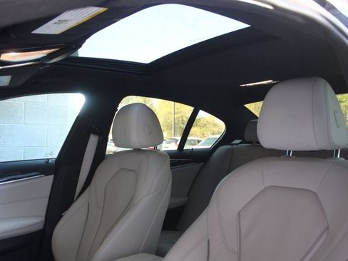 Used 2022 BMW 530i w/ M Sport Package RWD image 19