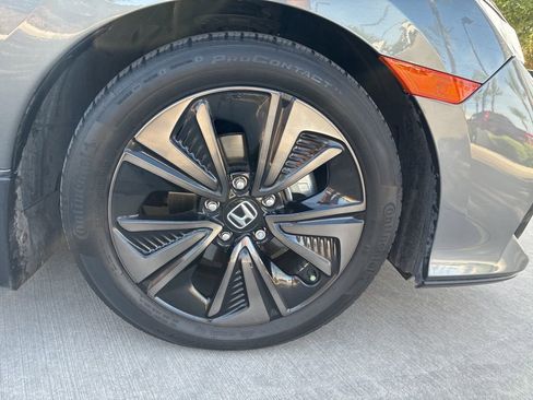 Used 2018 Honda Civic EX image 5