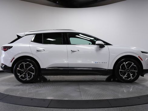 Used 2024 Chevrolet Equinox EV LT w/ LPO, Trailering Package FWD image 9