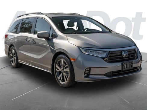 Used 2023 Honda Odyssey Touring image 4