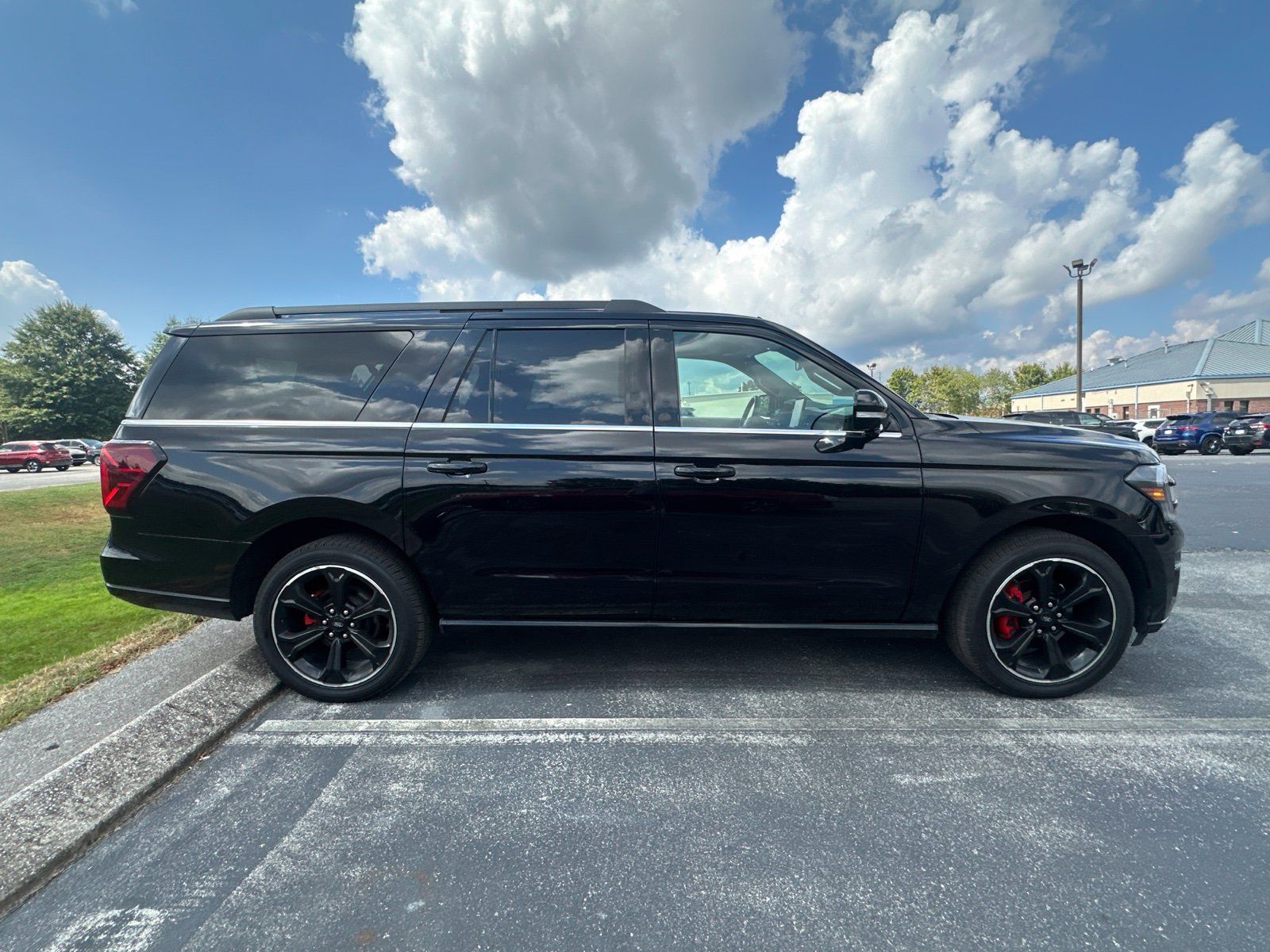 Certified 2024 Ford Expedition Max Limited AWD/4WD image 4
