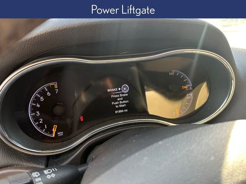 Used 2018 Jeep Grand Cherokee Limited image 17