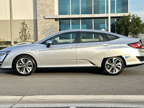 Certified 2021 Honda Clarity Plug-In Hybrid image 7
