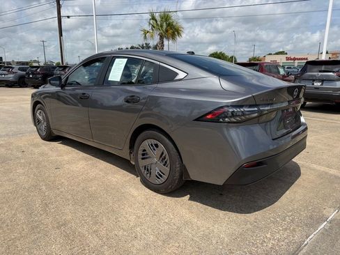 Used 2026 Nissan Sentra S w/ Floor Mat Package FWD image 3