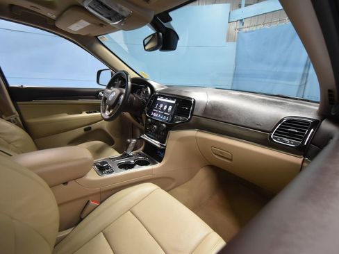 Used 2020 Jeep Grand Cherokee Overland image 24