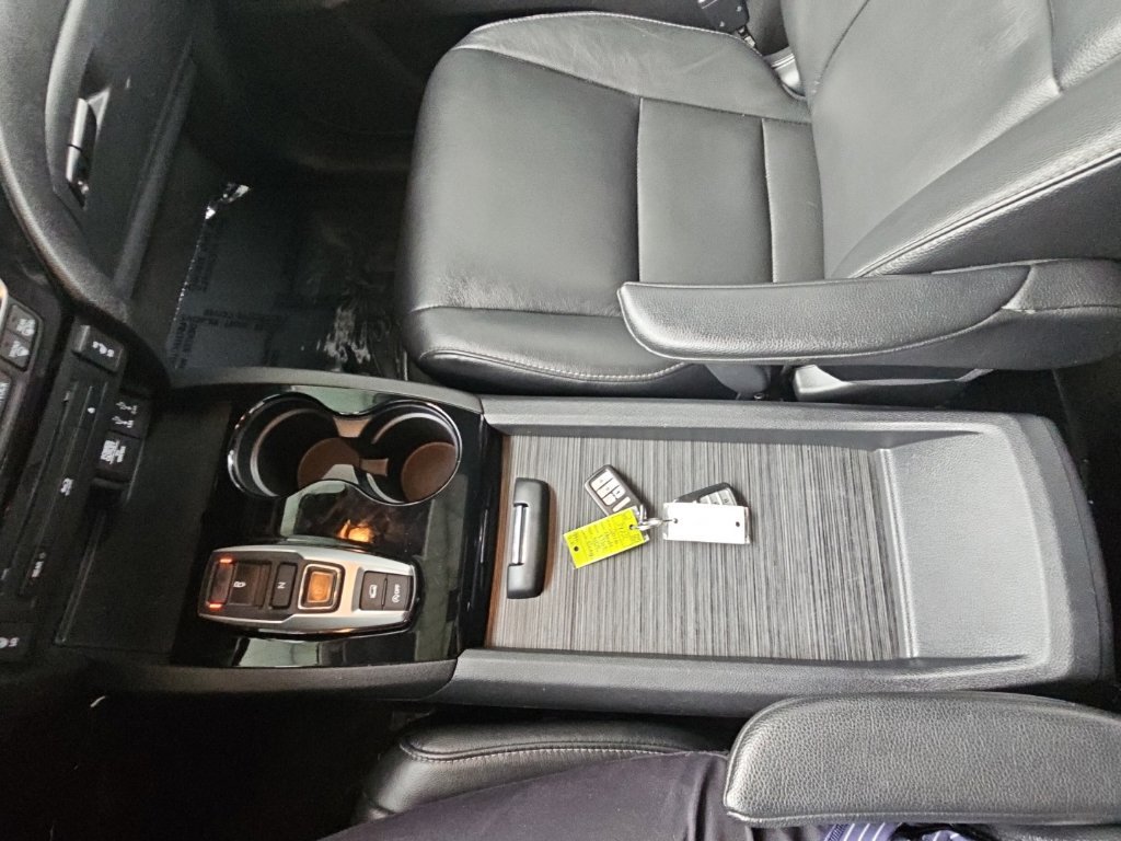 Used 2016 Honda Pilot Touring image 31