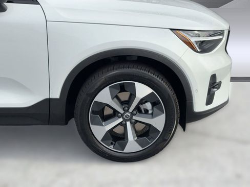 New 2026 Volvo XC40 B5 Plus w/ Protection Package Premier image 12