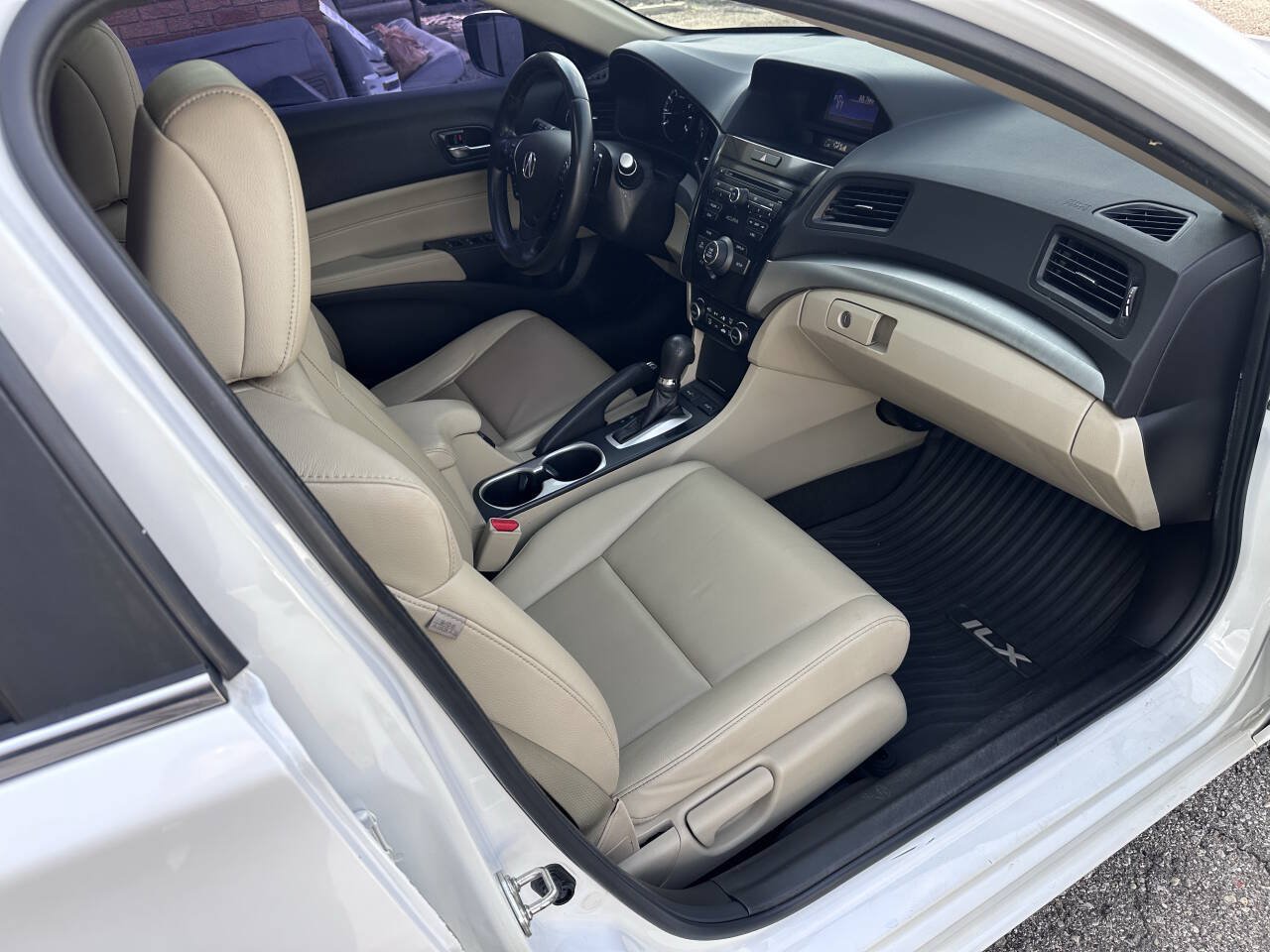 Used 2017 Acura ILX FWD image 38