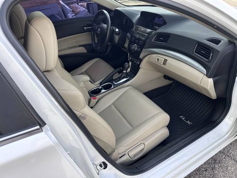 Used 2017 Acura ILX FWD image 38