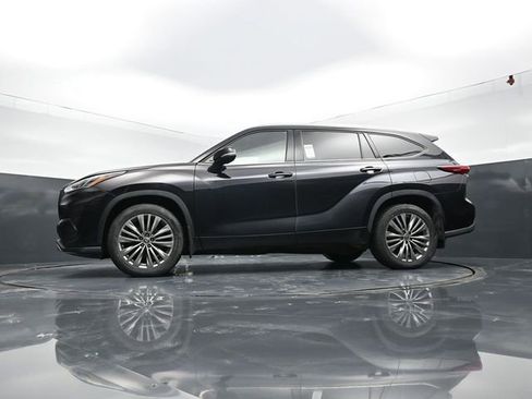 Used 2021 Toyota Highlander Platinum image 49