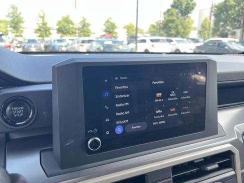 Used 2025 Toyota Tacoma SR5 AWD/4WD image 17