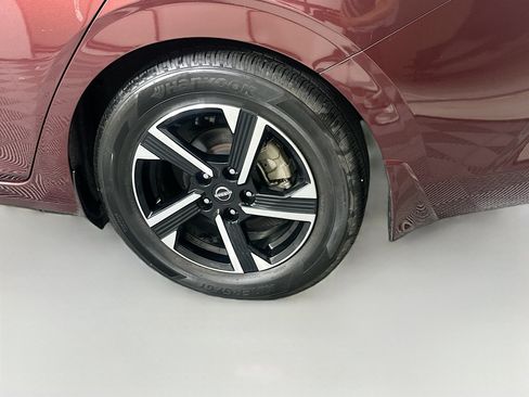 Used 2025 Nissan Sentra SV FWD image 11