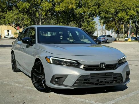 Used 2025 Honda Civic Sport image 3