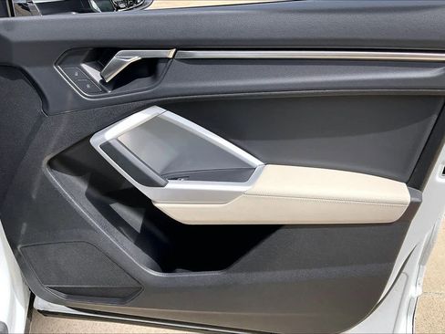 Used 2023 Audi Q3 2.0T Premium w/ Convenience Package image 22