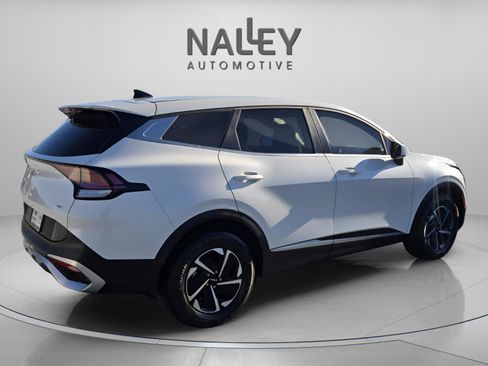 Used 2025 Kia Sportage LX image 5