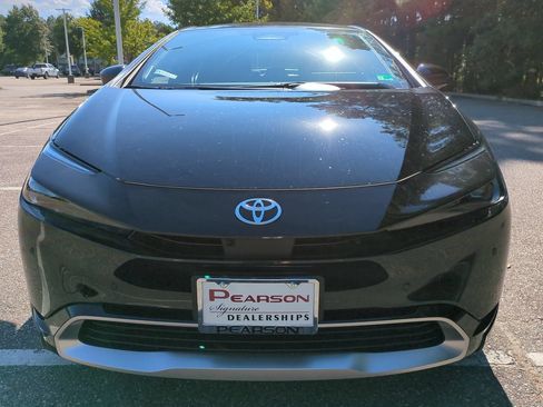 Used 2026 Toyota Prius Plug-In Hybrid w/ Limited Premium Package FWD image 9