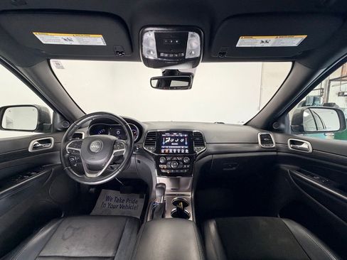 Used 2021 Jeep Grand Cherokee Altitude AWD/4WD image 10
