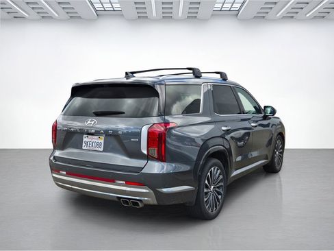 Used 2024 Hyundai Palisade Calligraphy AWD/4WD image 3