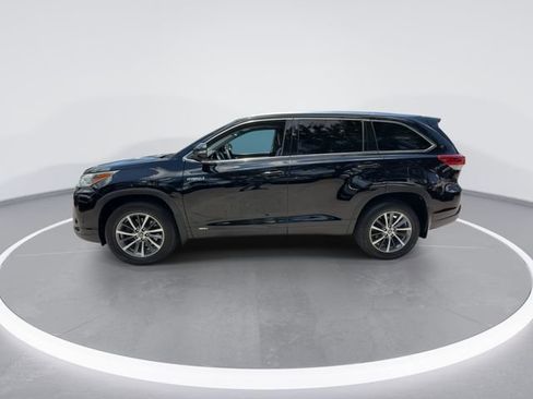 Used 2019 Toyota Highlander XLE AWD/4WD image 5