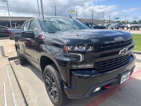Used 2021 Chevrolet Silverado 1500 LT Trail Boss w/ Bed Protection Package AWD/4WD image 2