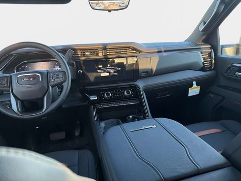 New 2026 GMC Sierra 2500 AT4 w/ AT4 Premium Plus Package AWD/4WD image 15