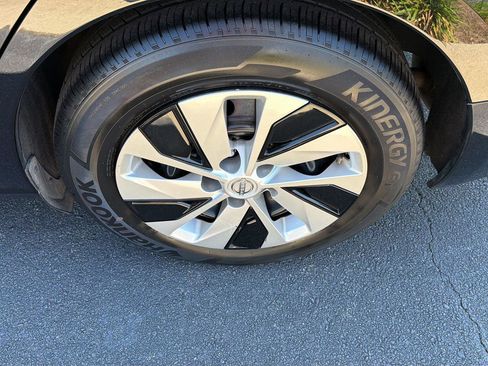 Used 2024 Nissan Altima 2.5 S FWD image 36