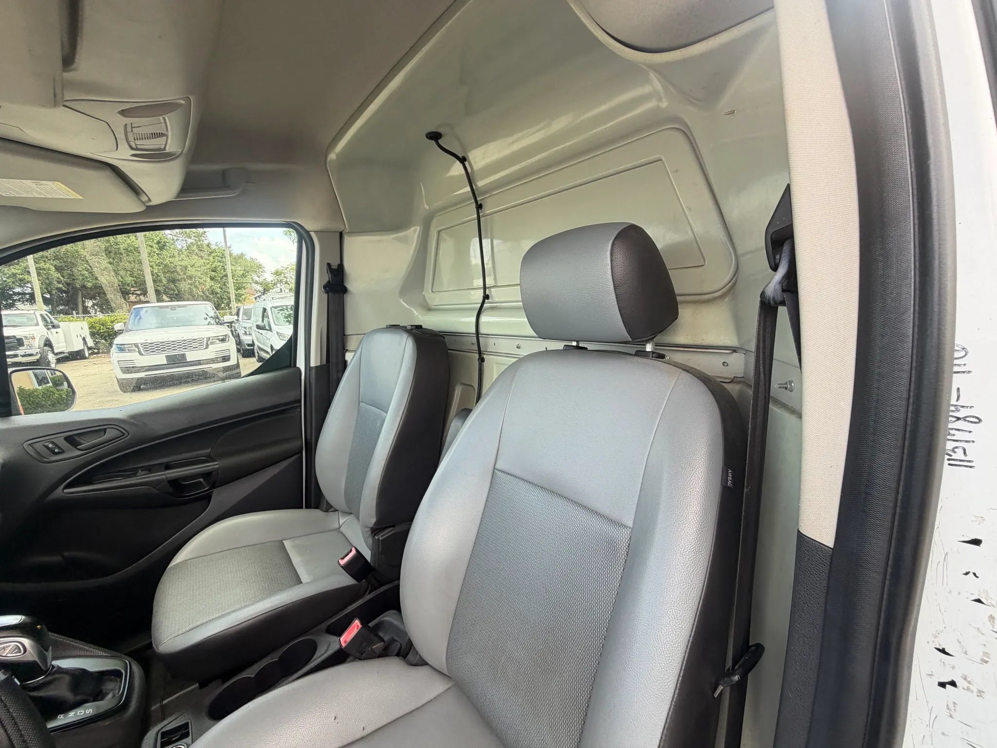 Used 2016 Ford Transit Connect XL FWD image 12