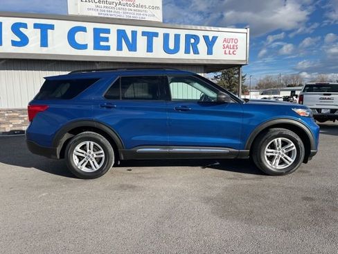 Used 2022 Ford Explorer XLT w/ Equipment Group 202A AWD/4WD image 14