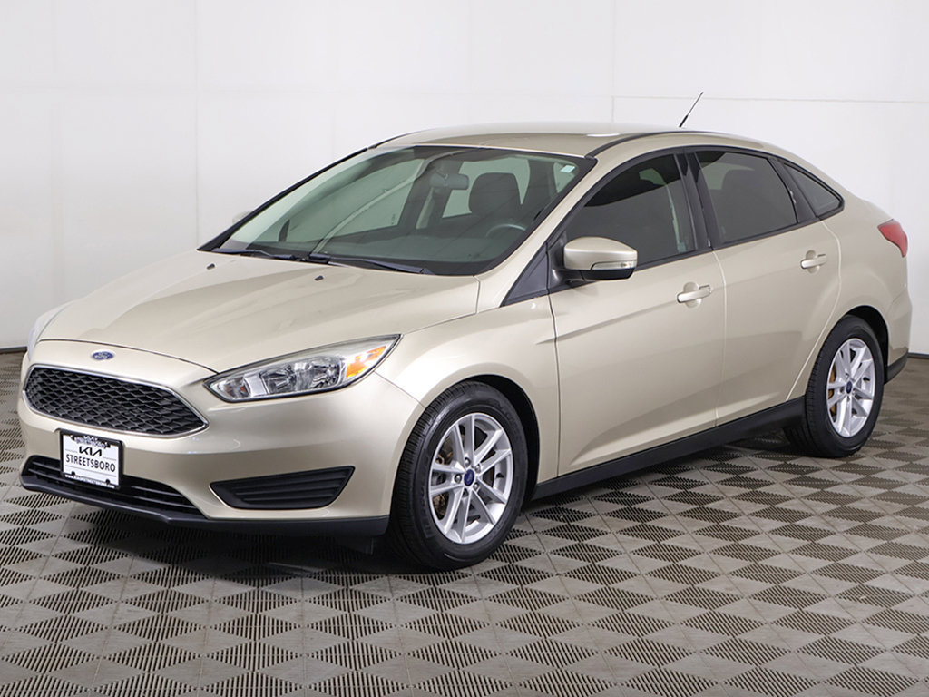 Used 2018 Ford Focus SE w/ Cold Weather Package FWD image 6