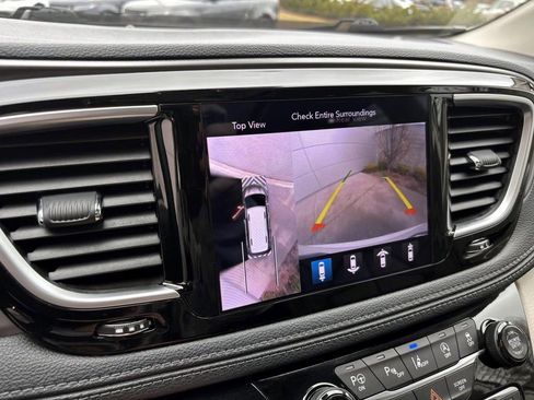 Used 2019 Chrysler Pacifica Limited w/ Advanced Safetytec Group image 20