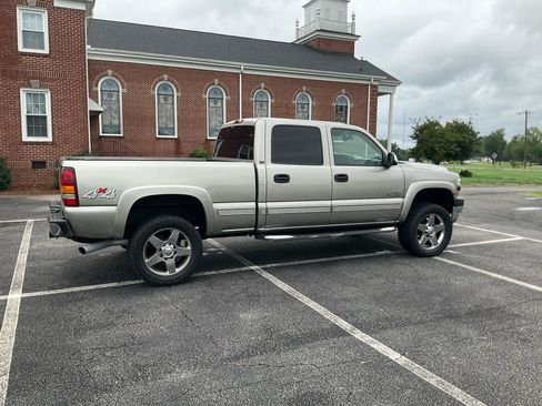 Used 2002 Chevrolet Silverado 2500 LT w/ Off-Road Skid Plate Pkg AWD/4WD image 5