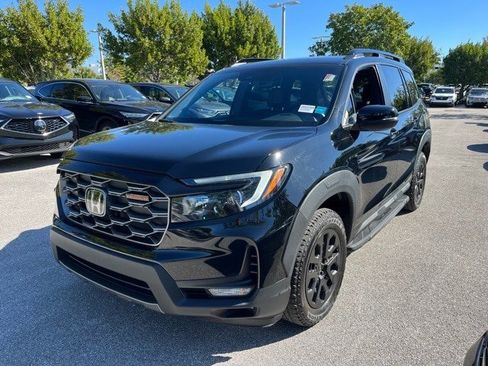 Used 2022 Honda Passport TrailSport image 2