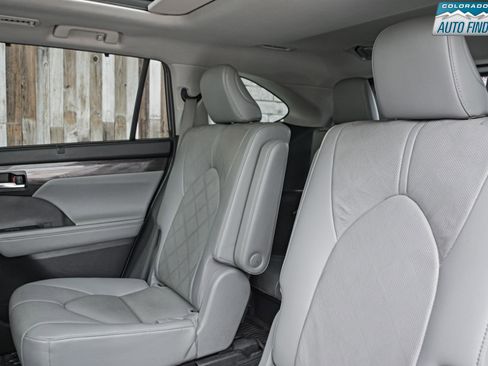Used 2021 Toyota Highlander Platinum AWD/4WD image 27