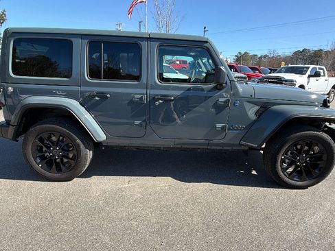 Used 2025 Jeep Wrangler Sahara w/ Safety Group image 7