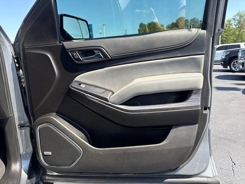 Used 2020 Chevrolet Suburban LT RWD image 13