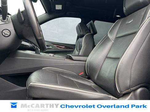 Used 2023 Cadillac Escalade Premium Luxury w/ LPO, Illumination Package AWD/4WD image 10