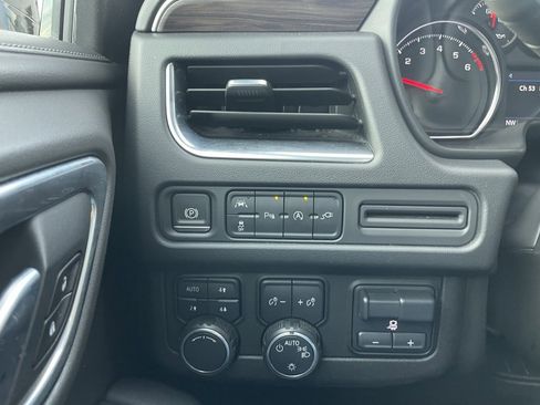 Used 2021 Chevrolet Tahoe LT w/ LT Signature Package image 13