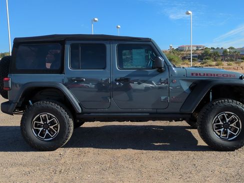 Used 2024 Jeep Wrangler Unlimited Rubicon w/ Convenience Group image 2