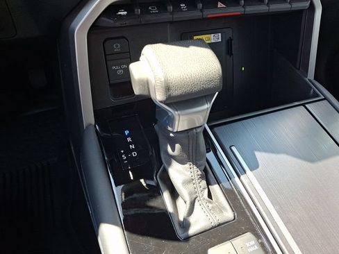 Used 2023 Toyota Tundra Platinum AWD/4WD image 14