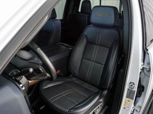 Used 2024 Chevrolet Silverado 2500 High Country w/ High Country Premium Package image 19