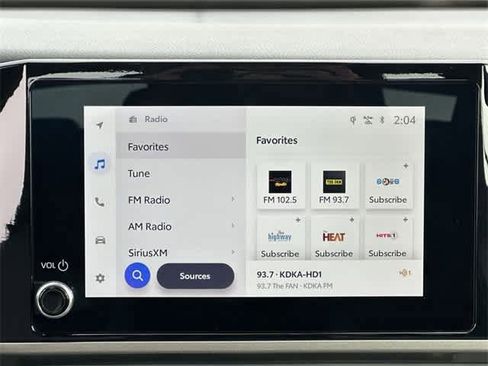 Used 2025 Toyota Camry SE image 11