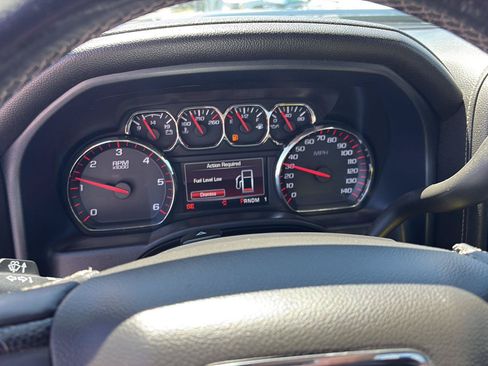 Used 2015 GMC Sierra 2500 SLE w/ SLE Preferred Package AWD/4WD image 9
