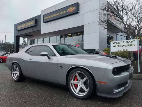 Used 2016 Dodge Challenger SRT Hellcat image 9