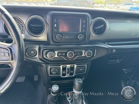 Used 2018 Jeep Wrangler Unlimited Sport S AWD/4WD image 22