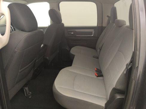 Used 2021 RAM 1500 Classic SLT AWD/4WD image 18