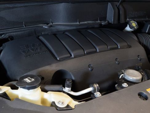 Used 2017 Chevrolet Traverse Premier FWD image 37