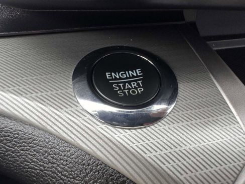 Used 2022 Ford Explorer XLT w/ Equipment Group 202A AWD/4WD image 21