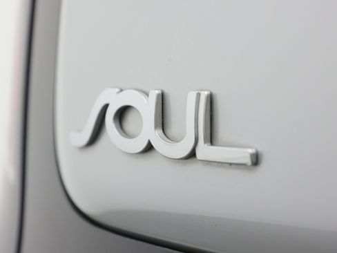 Used 2019 Kia Soul FWD image 10