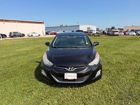 Used 2013 Hyundai Elantra GLS w/ Preferred Pkg FWD image 2
